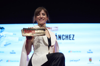 Sandra Sánchez recibe el Marca Leyenda en el teatro Victoria