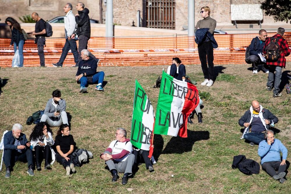 No Green Pass demonstration in Rome