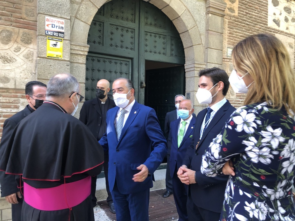 El Arzobispo cierra los actos de la Virgen del Prado