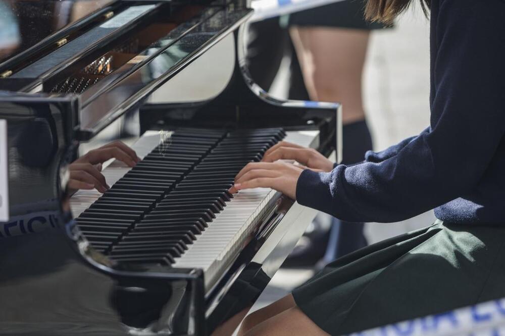Niños y pianos protagonistas en las calles