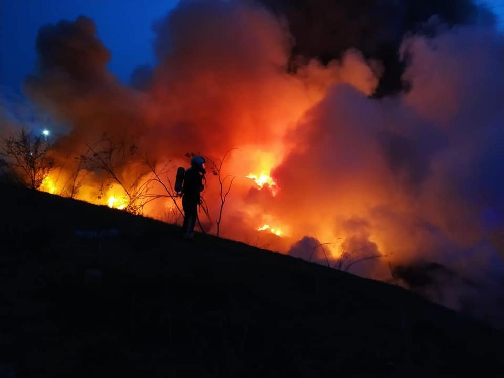 Incendio en el Cerro de los Palos por la quema de neumáticos