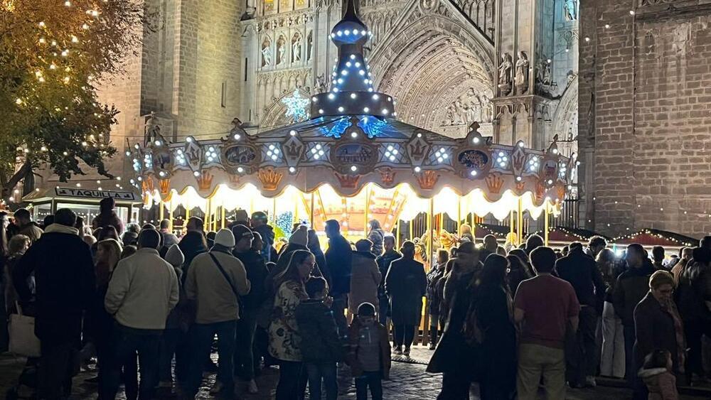 Toledo enciende sus luces de Navidad con miles de vecinos 