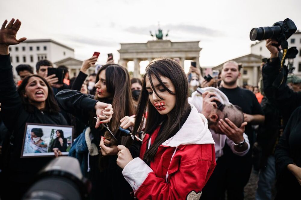 Rally in Berlin following Mahsa Amini's death  / CLEMENS BILAN