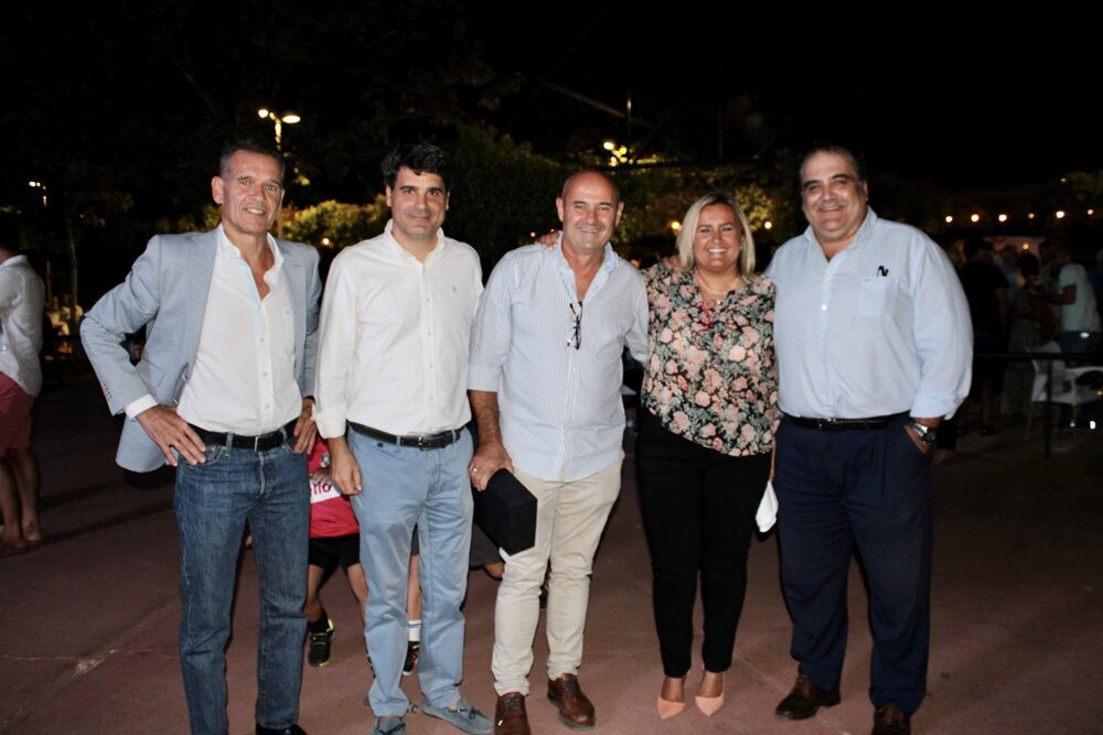Alcalde junto a Gamarra y Corrales y Maite Puig en las fiestas de Buenavista. 