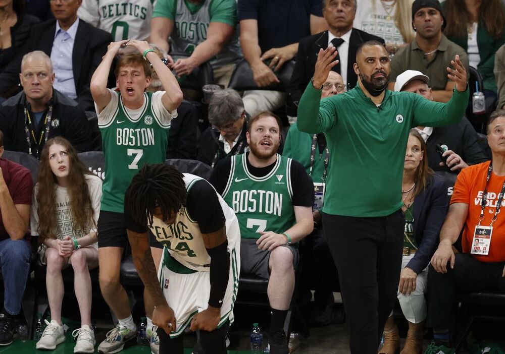 Golden State Warriors at Boston Celtics  / JOHN G. MABANGLO