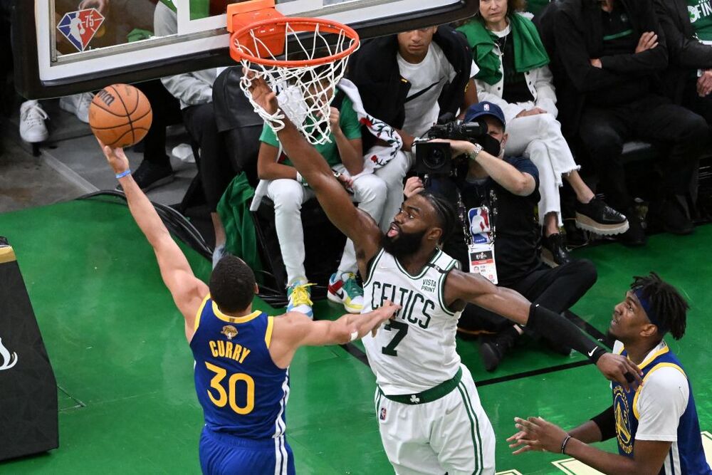 NBA: Finals-Golden State Warriors at Boston Celtics  / BOB DECHIARA