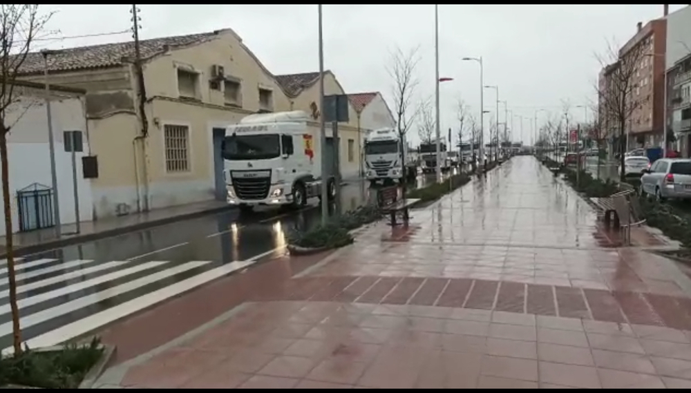 Marcha lenta de los transportistas por las calles de Toledo