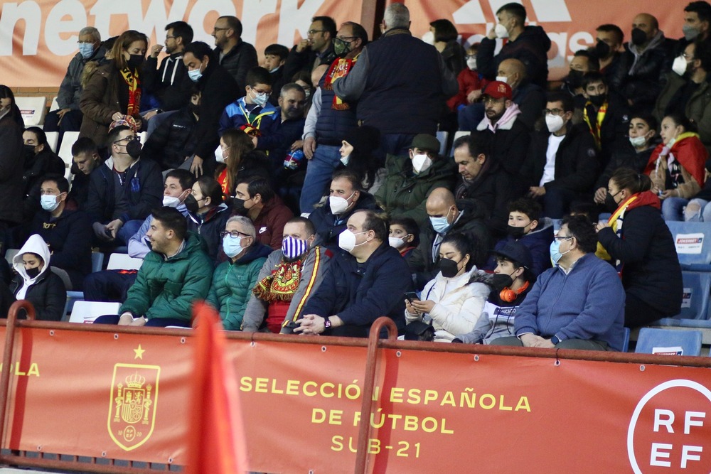 El Prado registró una gran entrada en apoyo a la Selección Sub'21.  / ANTONIO A. TORRES