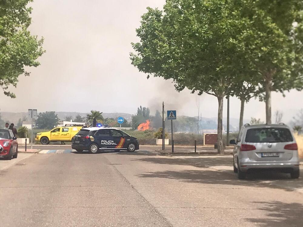 Un aparatoso incendio desalojó el parque comercial El Golf