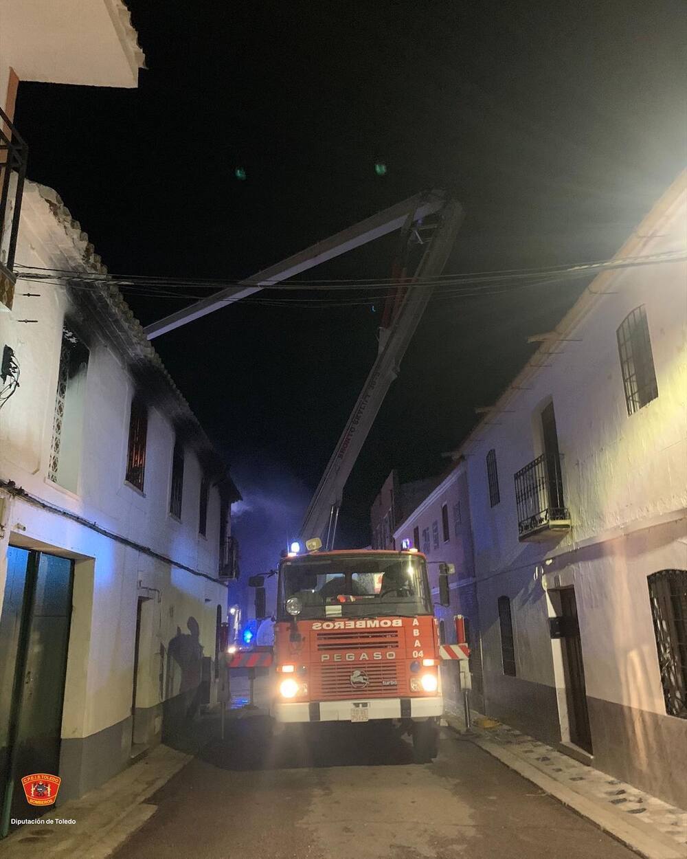 Colapsan dos viviendas en Alcaudete por un incendio