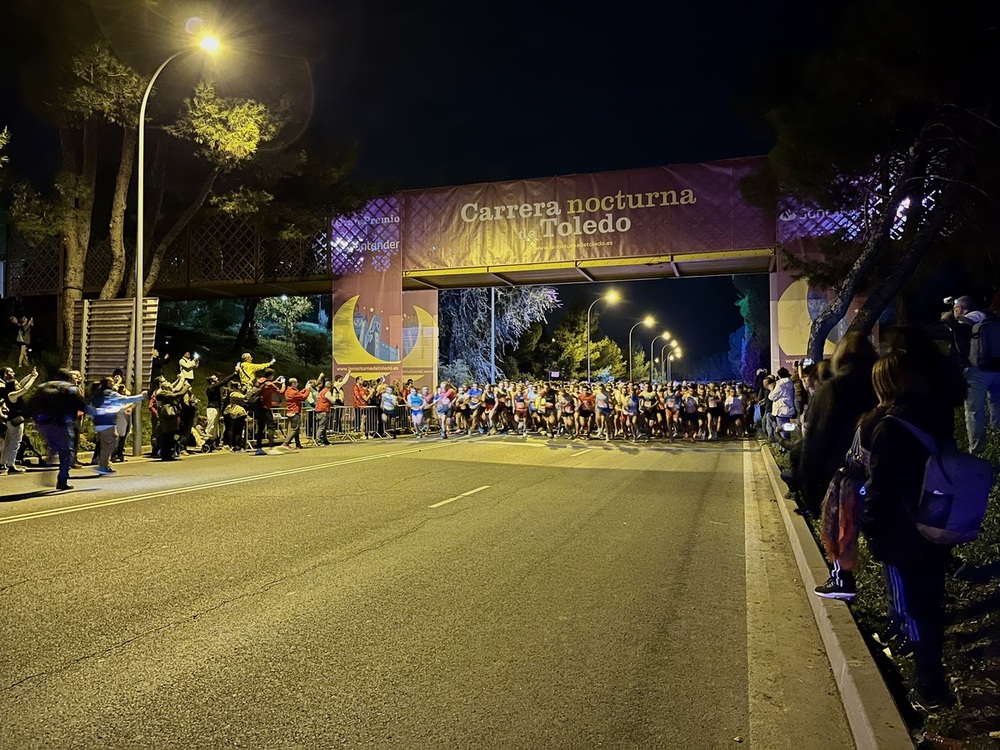 Cerca de cinco corredores han participado en la Nocturna más multitudinaria. 