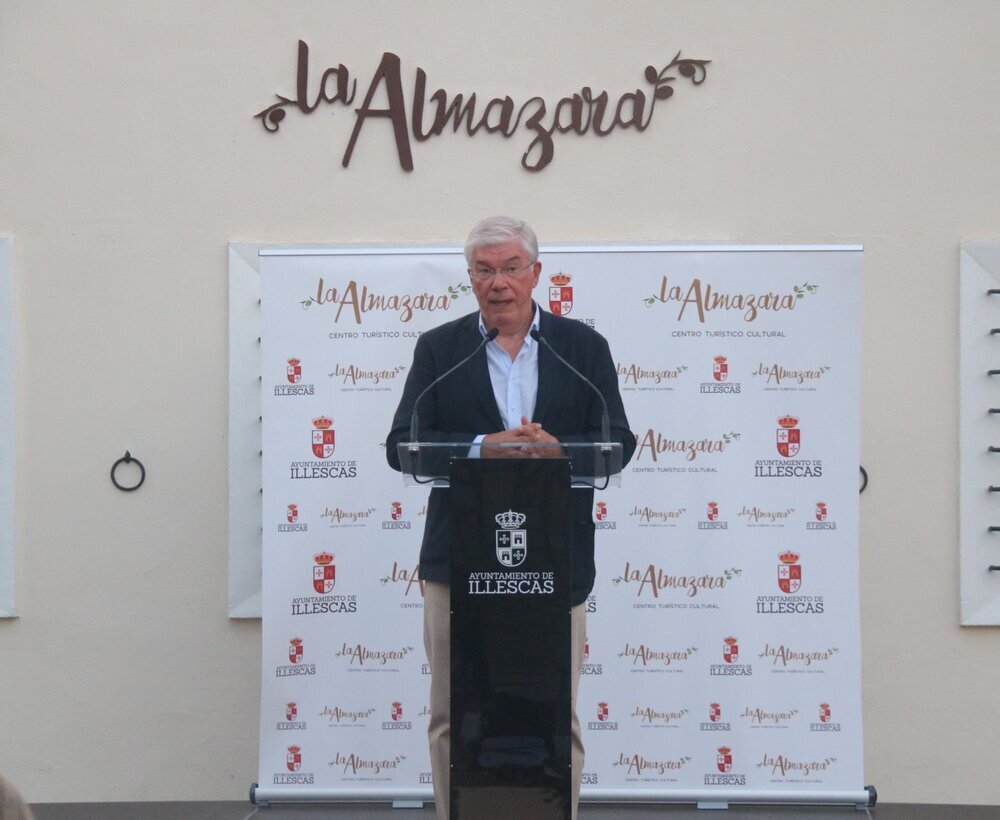 El alcalde de Illescas, José Manuel Tofiño, reiteró su apoyo incondicional al club