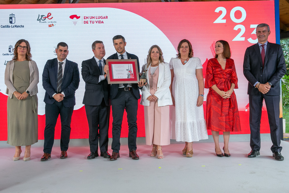 El alcalde de Campo de Criptana recibió el premio a Mejor Iniciativa Turística.