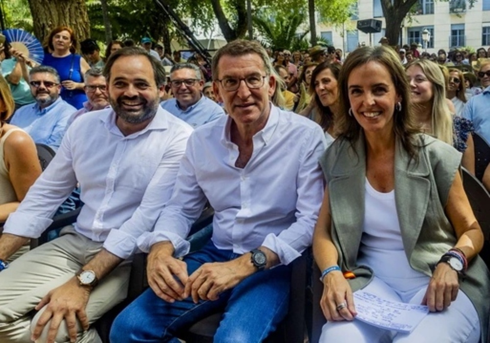 Paco Núñez felicita a Carmen Fúnez por su nombramiento