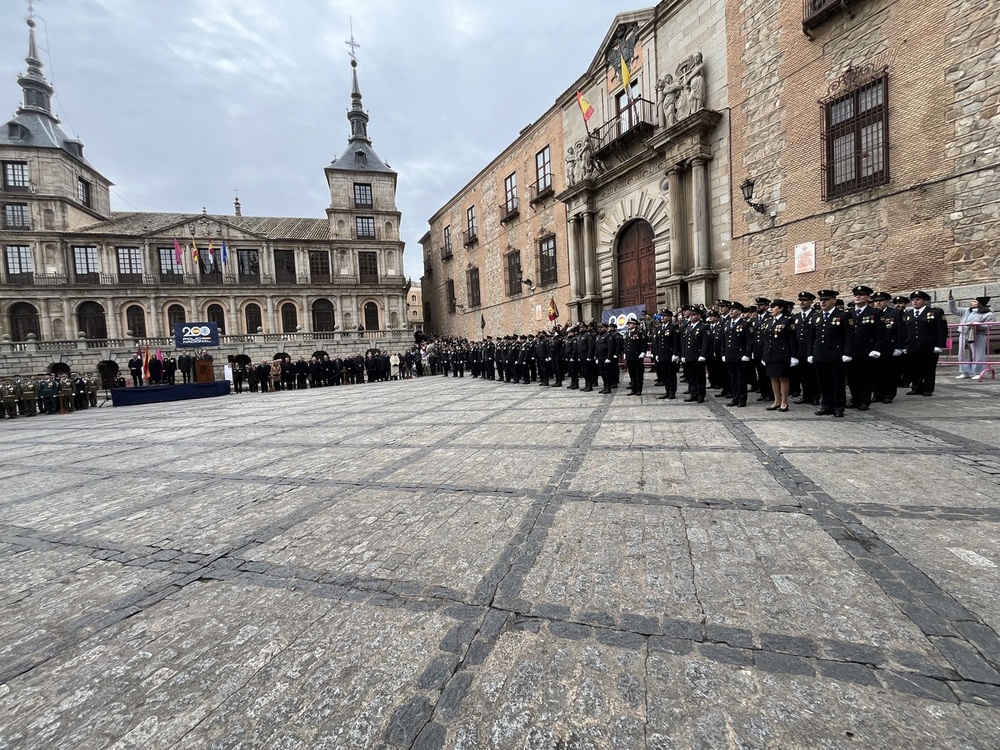 La Policía Nacional celebra su bicentenario multitudinario