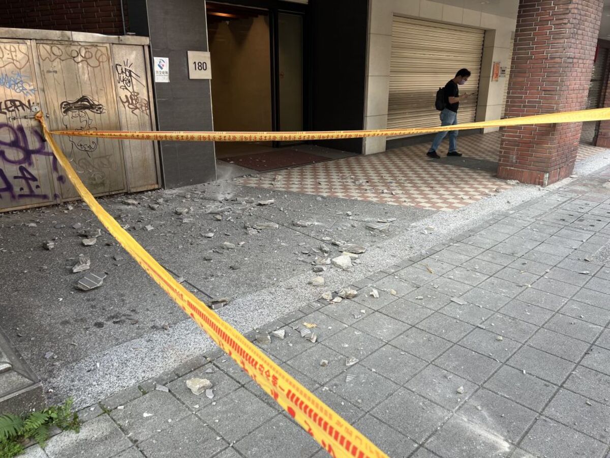 Four people died and another 97 were injured in a 7.3-magnitude earthquake in  Taiwan  / XINHUA VÍA EUROPA PRESS
