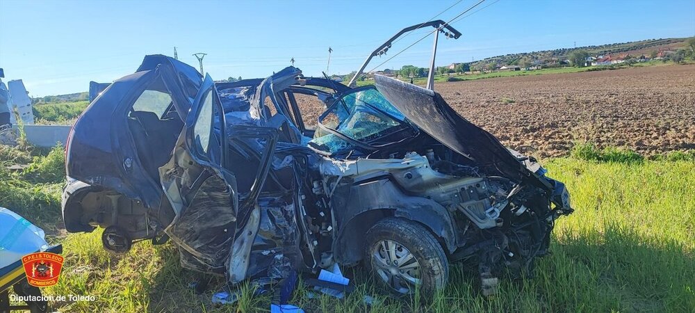 n menor de 17 años ha muerto, y dos jóvenes de 18 años han resultado heridos, en un accidente de tráfico que se ha producido este viernes en Yuncos (Toledo)
