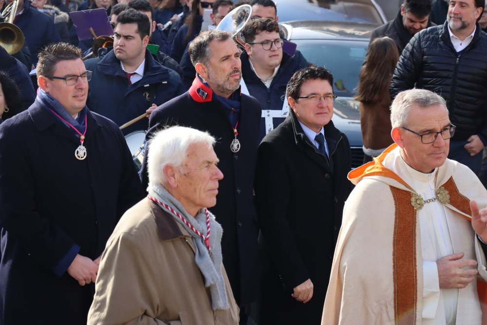 Los concejales de Gobierno José Vicente García-Toledano e Iñaki Jiménez y el edil del PSOE, Teo García, asistieron a la procesión.