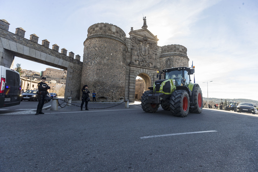 Tractores a su paso por Toledo.