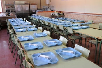 El servicio de comedor escolar atenderá a 74 niños en verano