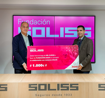 Soliss entrega mil euros de La Nocturna a la Fundación ANAR