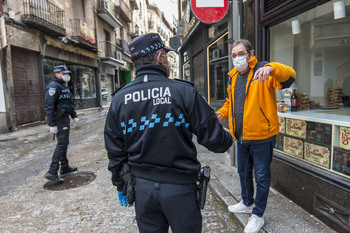 La Policía Local de Toledo saca la lengua de signos a la calle