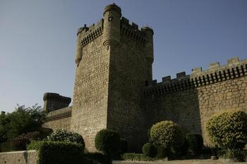 El Castillo de Oropesa, sitiado por la 'Rabia'