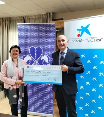 Apanas recibe de la Fundación 'Caixa' 11.270 euros