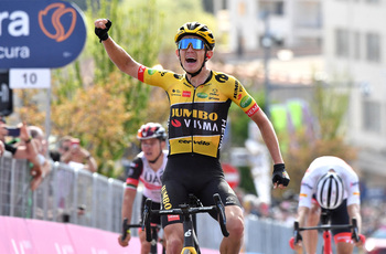 Bouwman compra el combo 'etapa+montaña' en el Giro