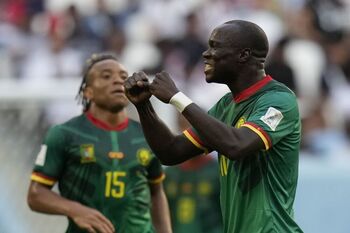 Camerún y Serbia firman un empate agridulce