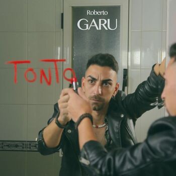 Roberto Garu se estrena arriesgando en la música con 'Tonto'