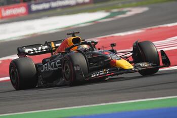 Vertappen logra la 'pole position' en el GP de México