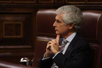 Adolfo Suárez Illana deja su escaño en el Congreso