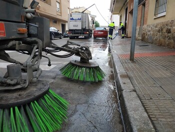 Medio Ambiente amplía en 100.000 euros la limpieza viaria