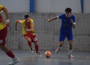 El Cobisa Futsal le 'rasca' un empate al líder (3-3)