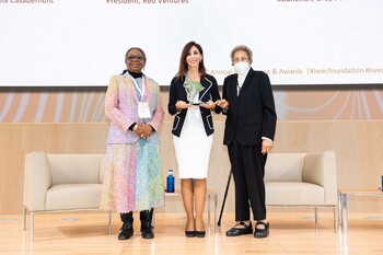 Miriam Fuertes, consejera de Grupo Fuertes, premiada por IWEC