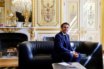 Macron combina renovación y continuidad en su nuevo Gobierno