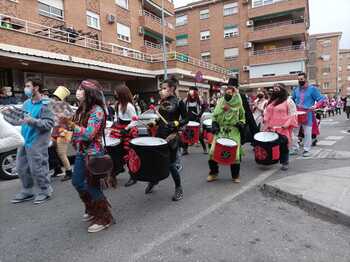 Diversión y fantasía en el 'Carnaval de los barrios'