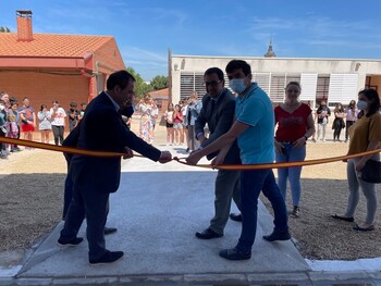 La Junta inaugura la pista de un colegio de Casarrubios