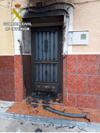 Detenido por quemar cinco puertas de viviendas en Yepes