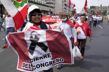 Miles de personas piden en Lima la renuncia de Dina Boluarte