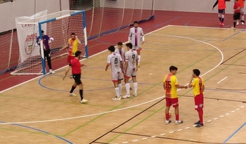 El ansia por ganar deja sin puntos al Cobisa Futsal (6-4)