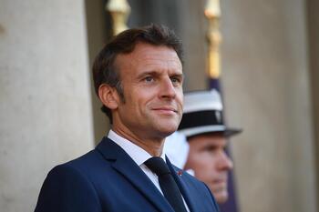 Macron promulga oficialmente la ley de pensiones en Francia