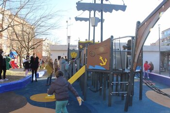Torrijos inaugura un parque infantil de 250 metros cuadrados