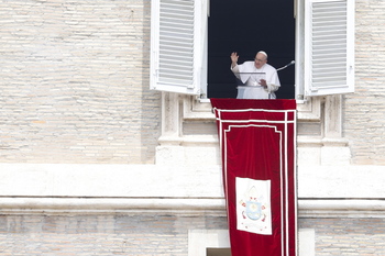 El Papa se somete a un control médico programado