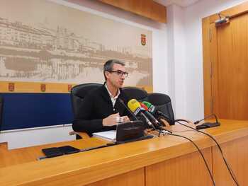 El PSOE reprocha que no se celebre la comisión sobre el local