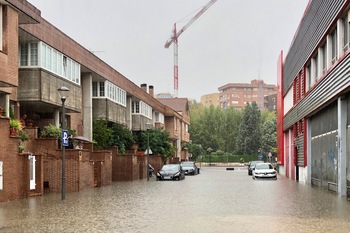 Inundaciones en la calle Comercio y la rotonda de ceramistas