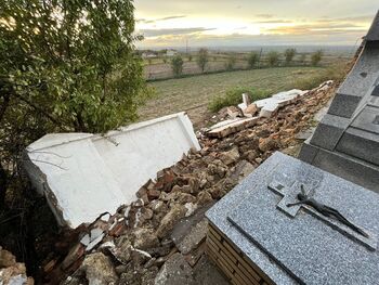 Bargas reparará tras los Santos una pared caída del cementerio