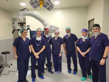 Quirónsalud Toledo hace con éxito su primer implante coclear
