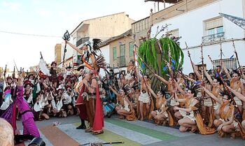 Desfile de alegría, «mascaritas» y sabores en Villafranca